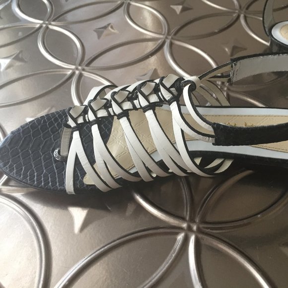 L. A. M. B Leather Knot Sandals 39 - Picture 3 of 8